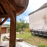Ensemble Maison Et Grange Les Salces