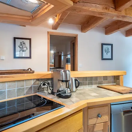 Ensemble Maison Et Grange Les Salces