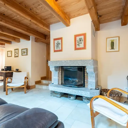 Ensemble Maison Et Grange