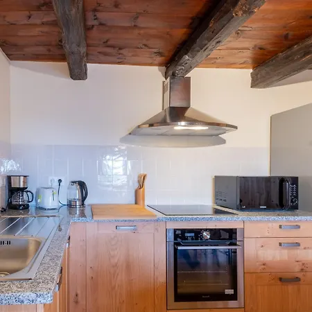 Ensemble Maison Et Grange Les Salces