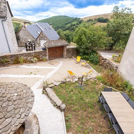 Ensemble Maison Et Grange *