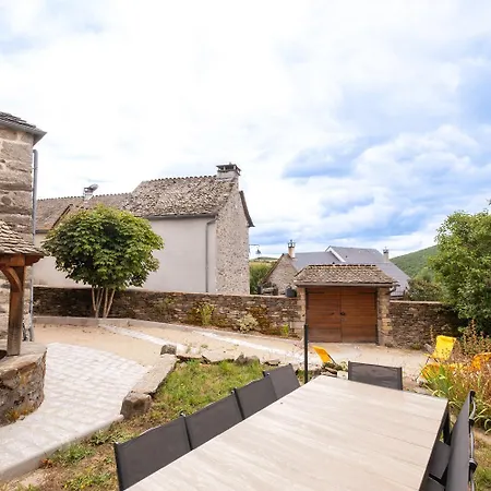 Dom wakacyjny Ensemble Maison Et Grange