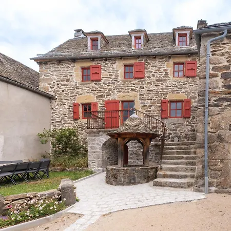 Ensemble Maison Et Grange